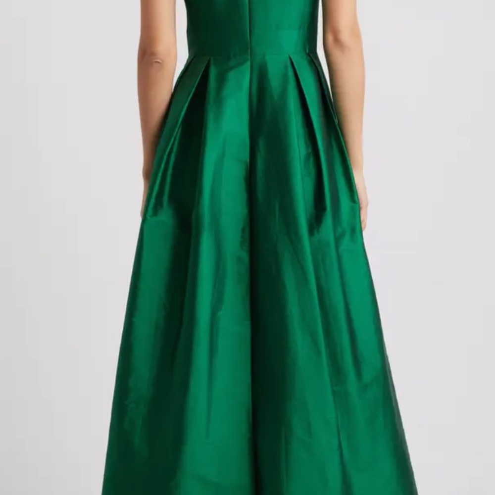 Eliza J - Bow Mikado Ballgown - Picture 2 of 9